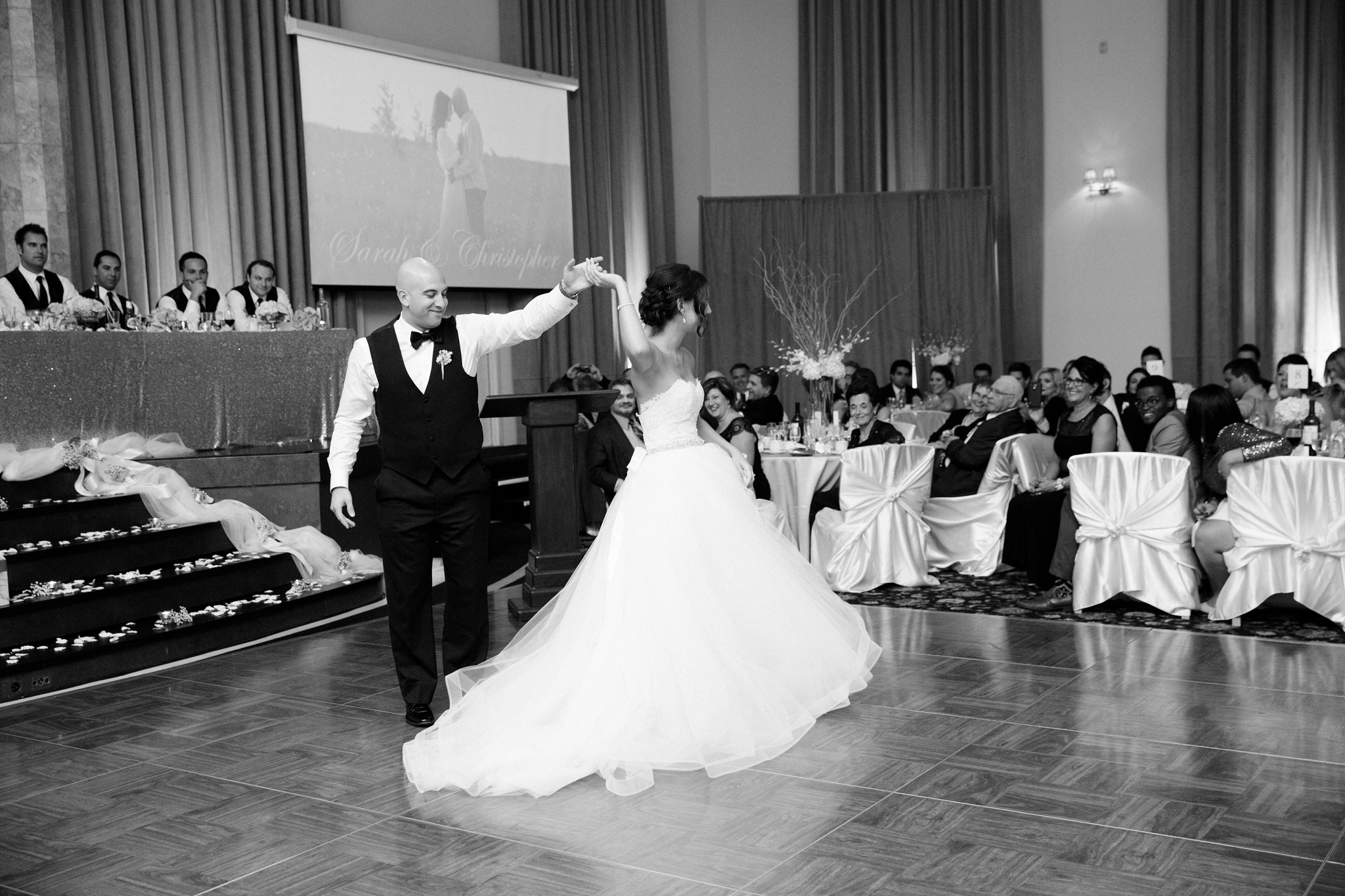 the oasis centre wedding photos first dance
