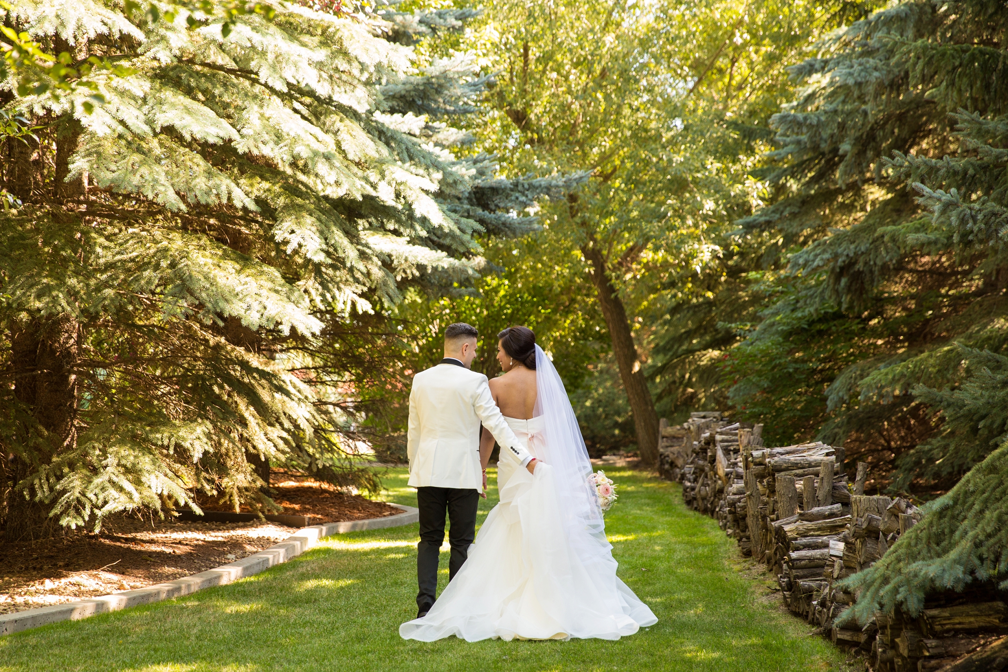 romantic outdoor wedding photos bride and groom hayley paige dress