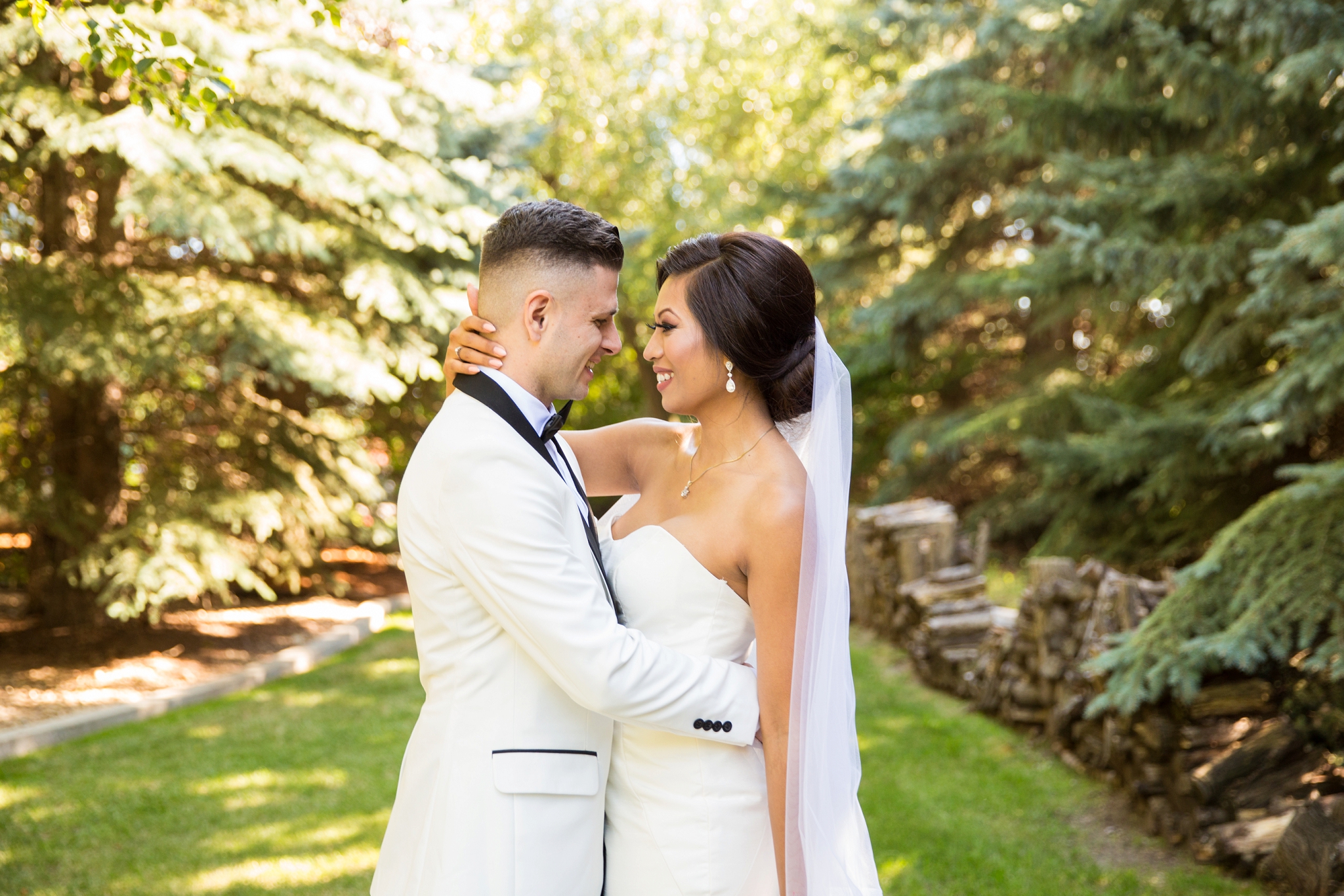 romantic outdoor wedding photos bride and groom hayley paige dress