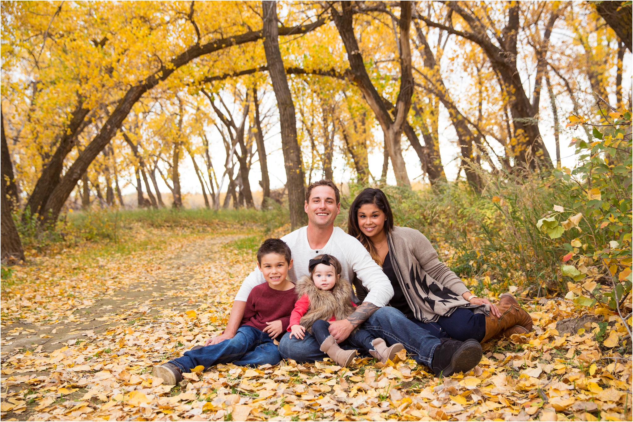 Edmonton Family Photographer|Medicine Hat Fall Family Portraits|