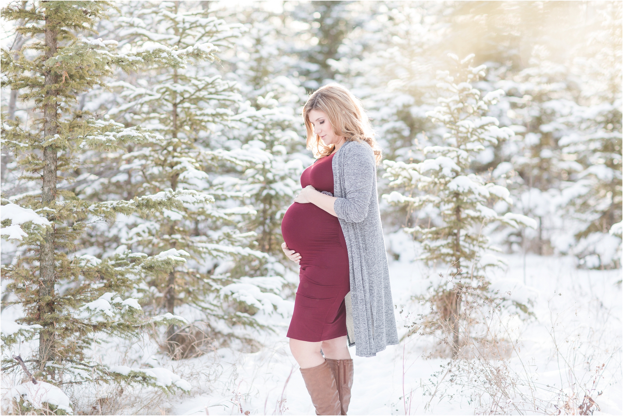 Edmonton Maternity Photographer | Winter Maternity Photos |