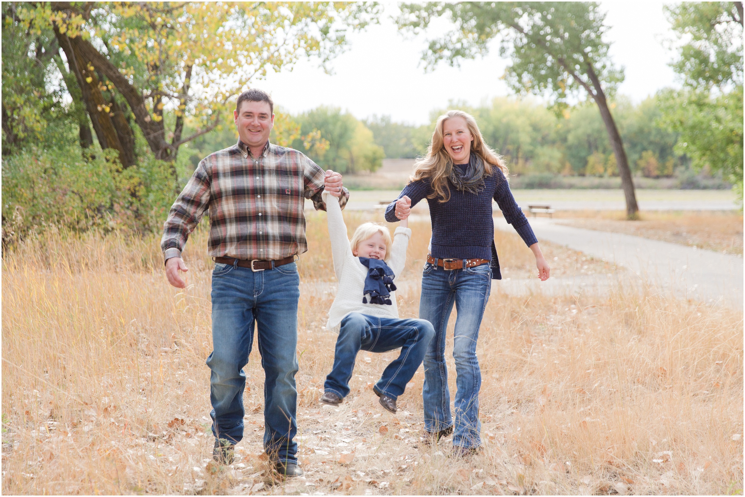 medicine hat fall family photos, edmonton family photographer, nc photography, what to wear for family photos