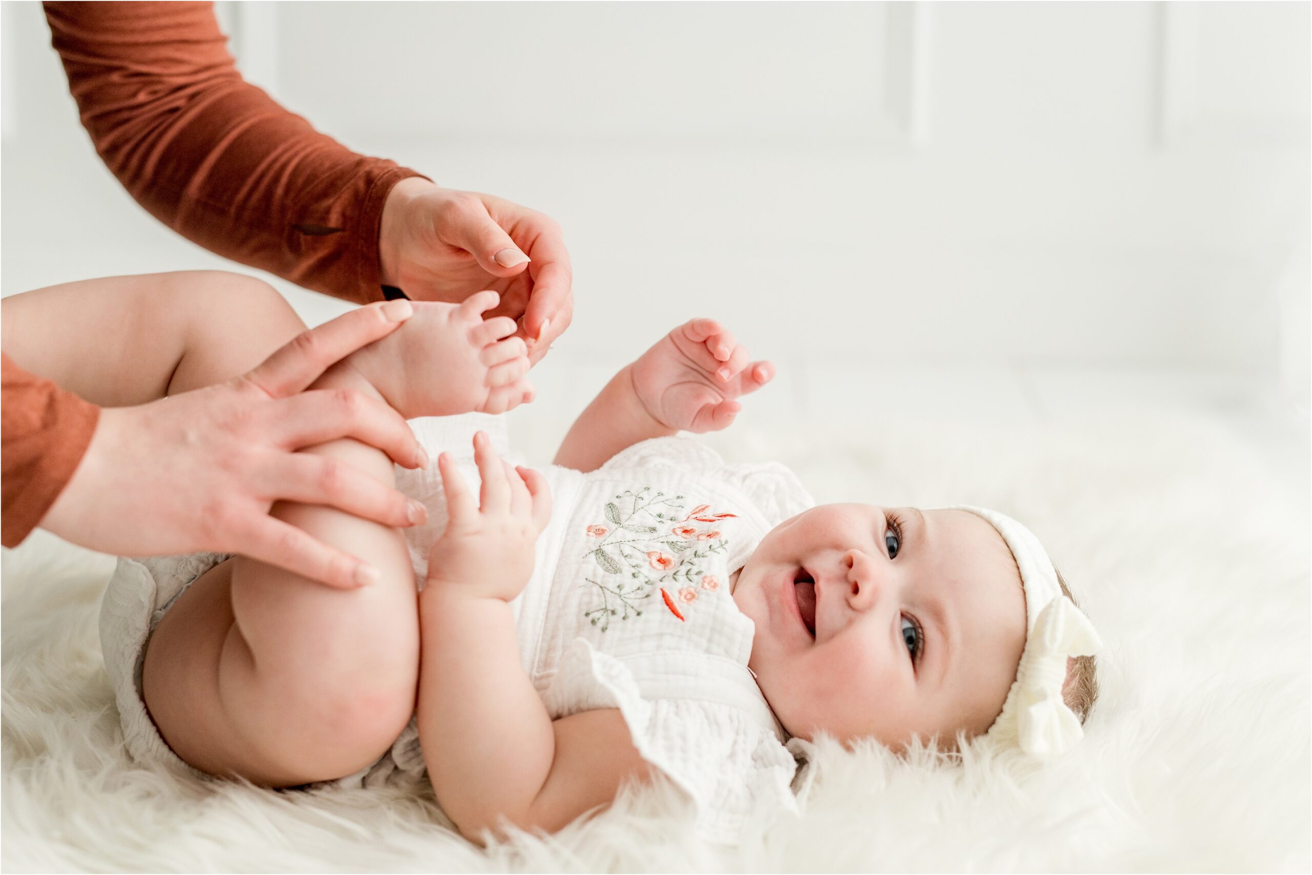 edmonton newborn photographer, edmonton sitter session, 6 month photoshoot, nc photography, st albert photographer, edmonton family photographer