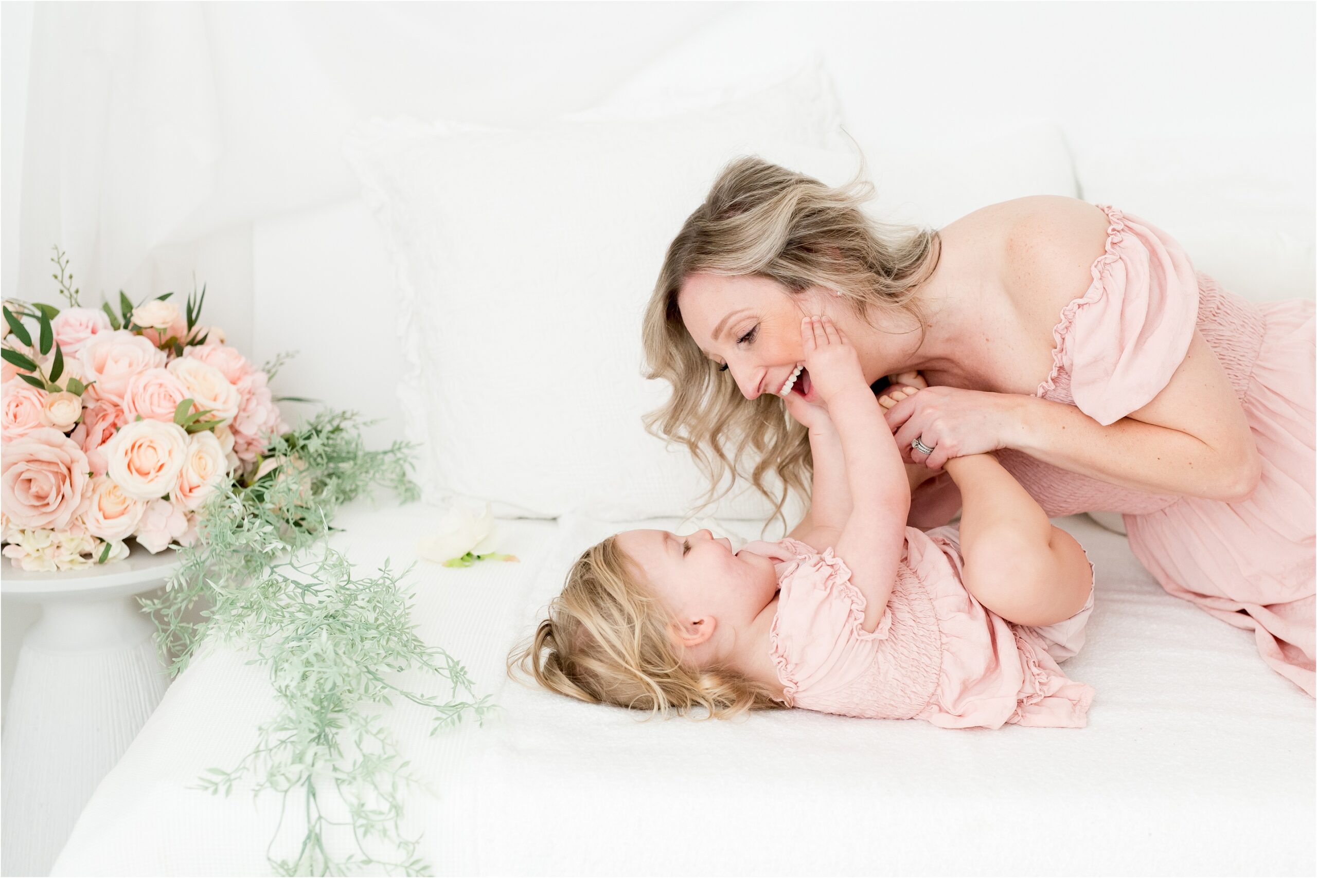 mommy and me photos, edmonton family photographer, light and airy photography, what to wear for family photos, nc photography, st albert photographer